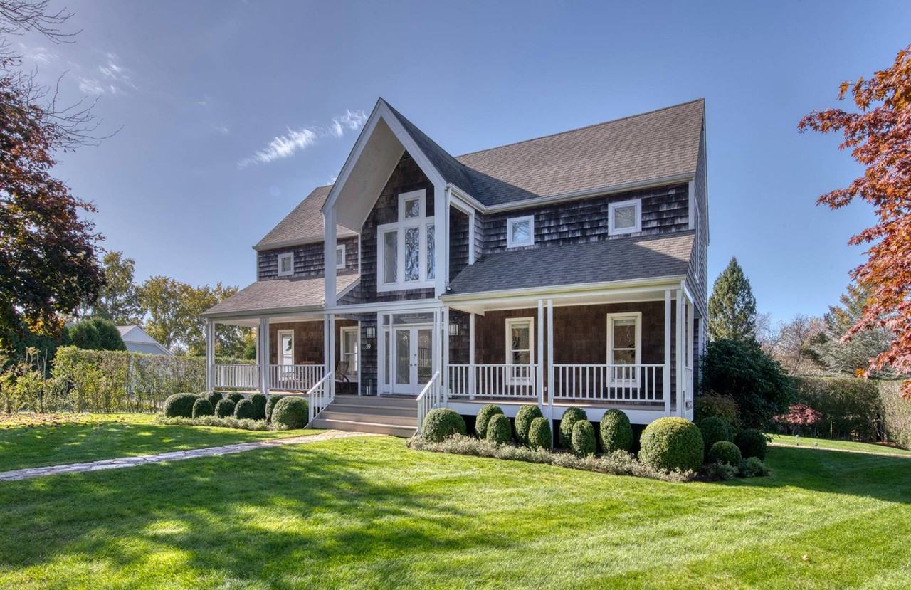 59 N Captains Neck Ln