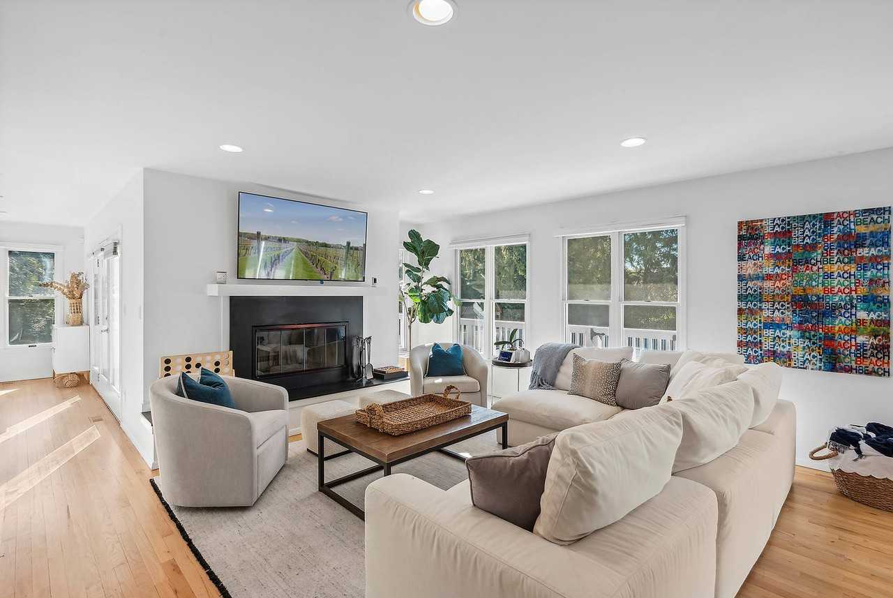 59 N Captains Neck Ln - Photo 6 of 25