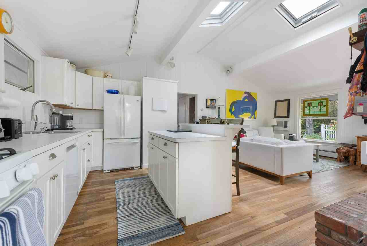 45 Hampton Ln - Photo 3 of 15
