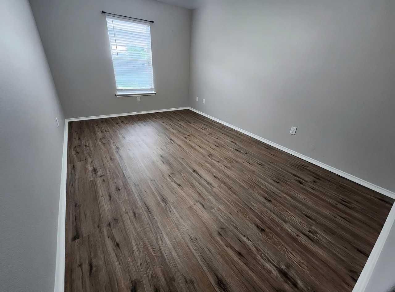 5420 Shady Springs Trl - Photo 4 of 9