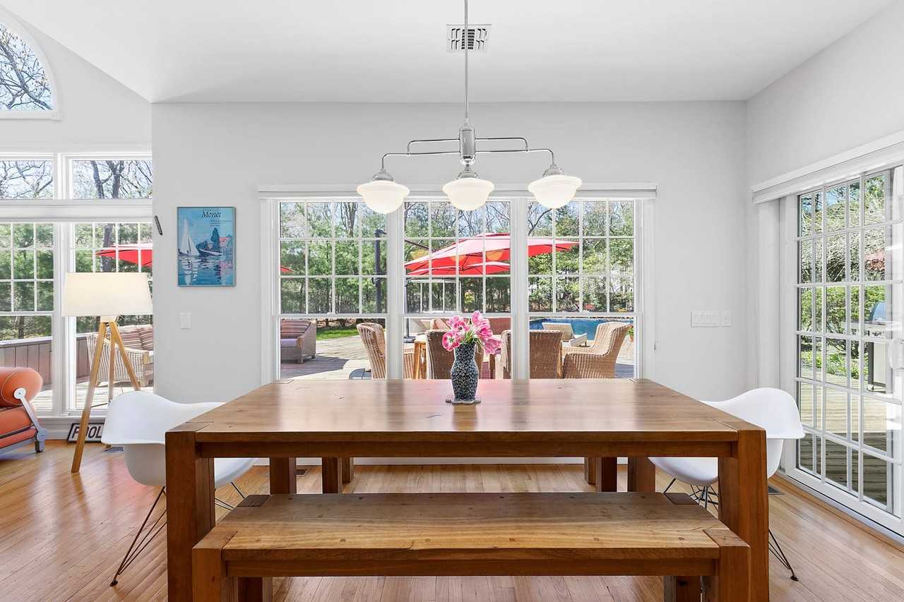 492 492 East Hampton Sag Harbor Turnpike - Photo 6 of 26