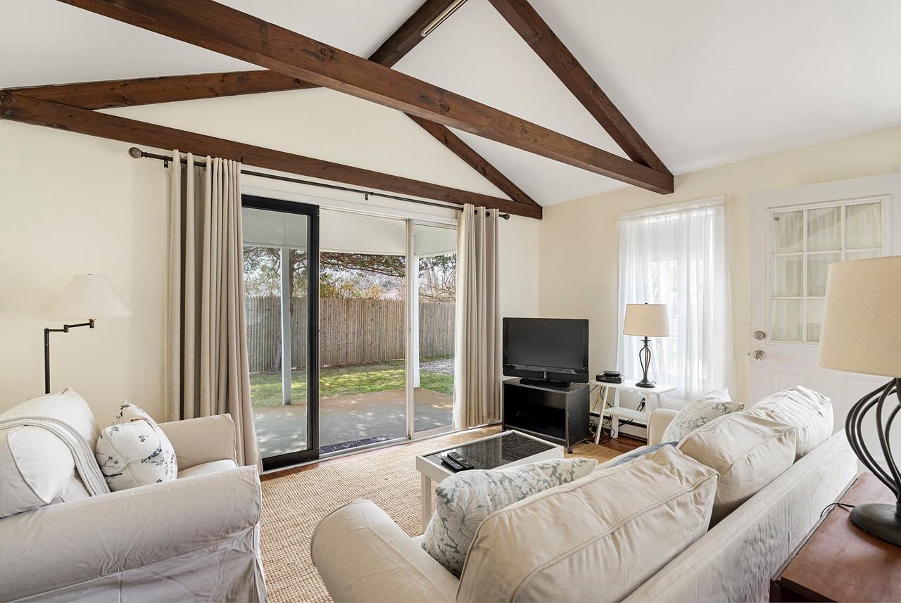 34A Sag Harbor Tpke - Photo 4 of 13