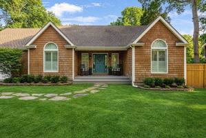 featured image of 46 Royal St