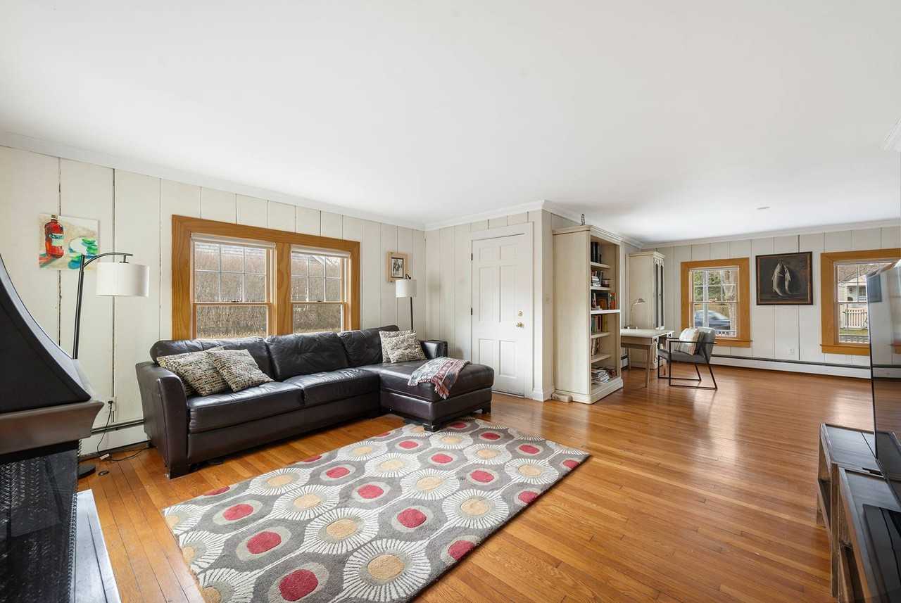 140 N Main St - Photo 5 of 11