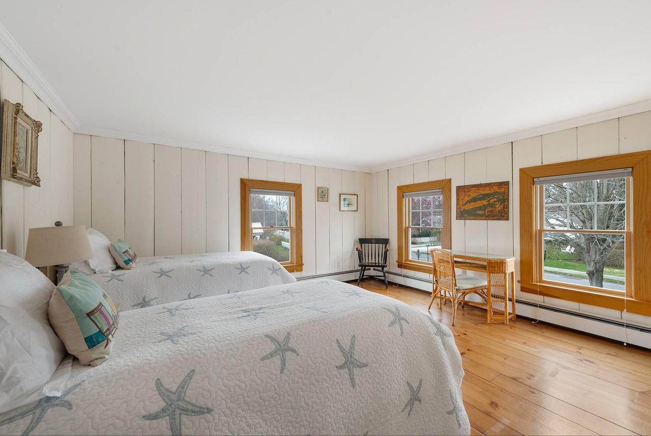 140 N Main St - Photo 6 of 11