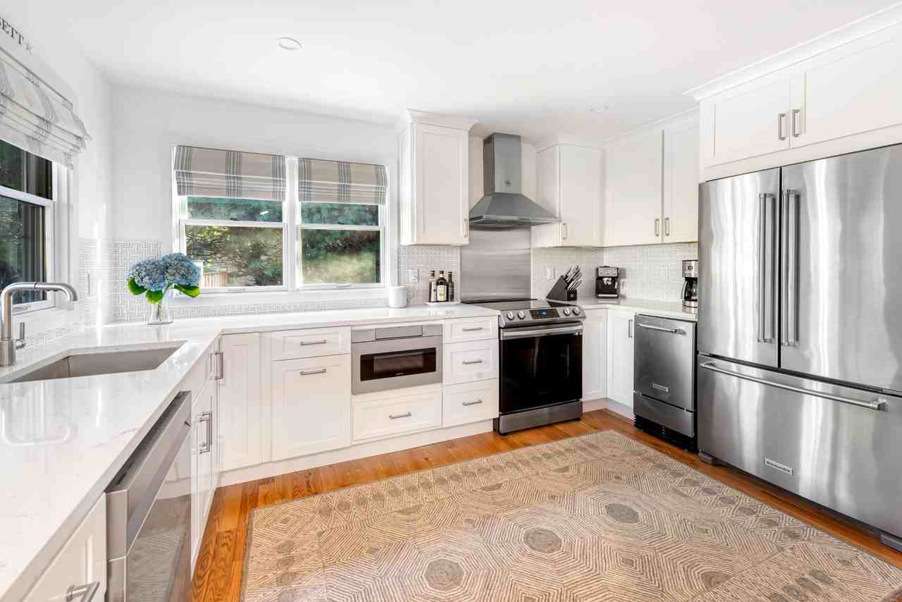 30 Wyandanch Rd - Photo 7 of 24