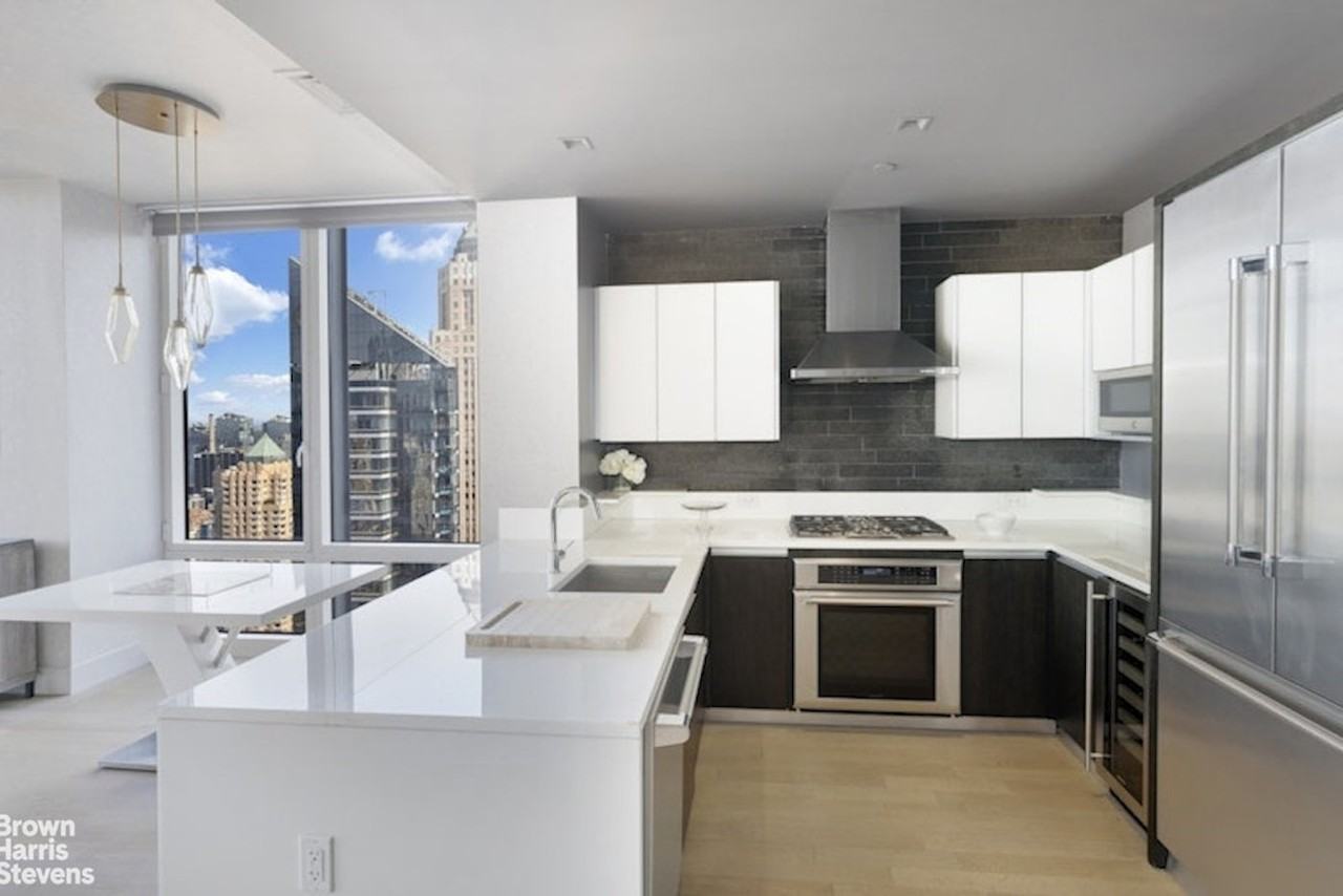 247 W 46th St #4201 - Photo 6 of 9