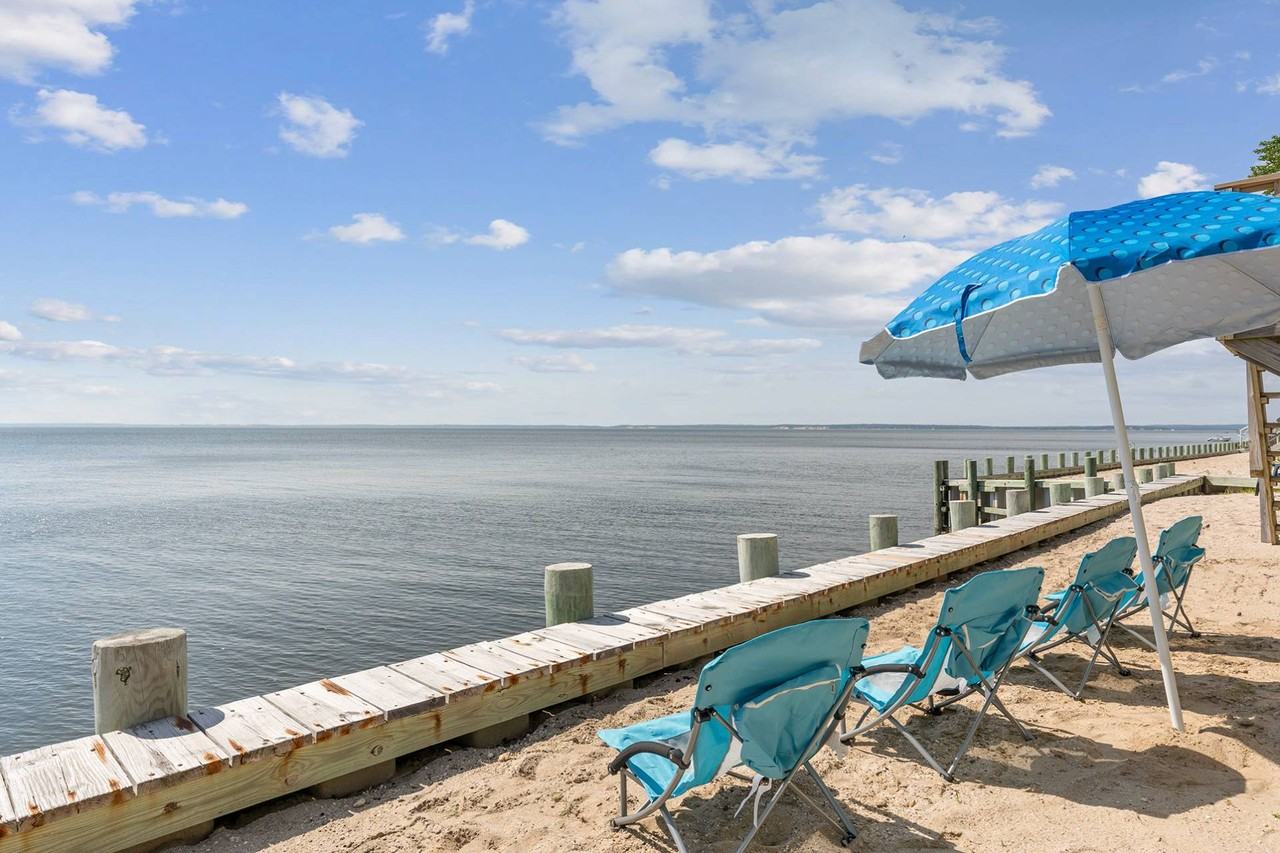 6340 Peconic Bay Blvd - Photo 2 of 20