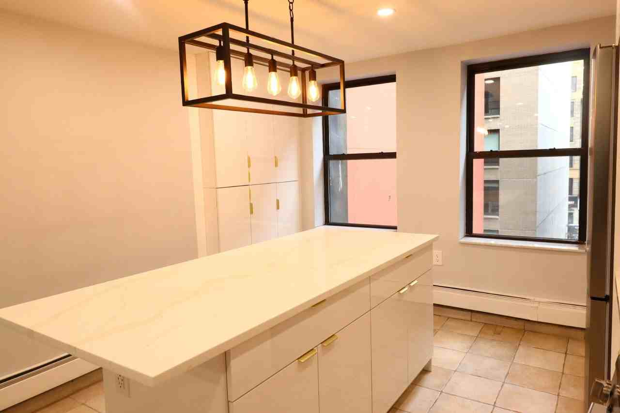 352 W 39th St #3 - Photo 4 of 18