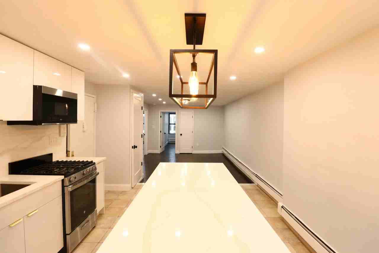 352 W 39th St #3 - Photo 5 of 18