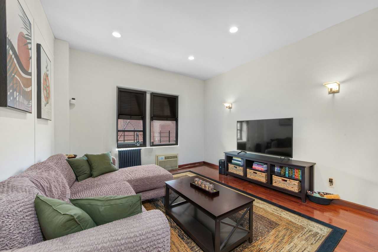 71ST AVENUE/71ST ROAD #301 - Photo 2 of 9