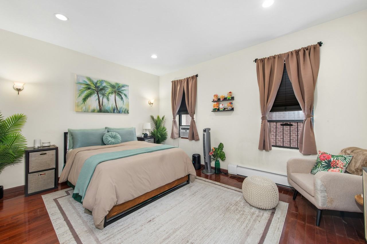 71ST AVENUE/71ST ROAD #301 - Photo 3 of 9