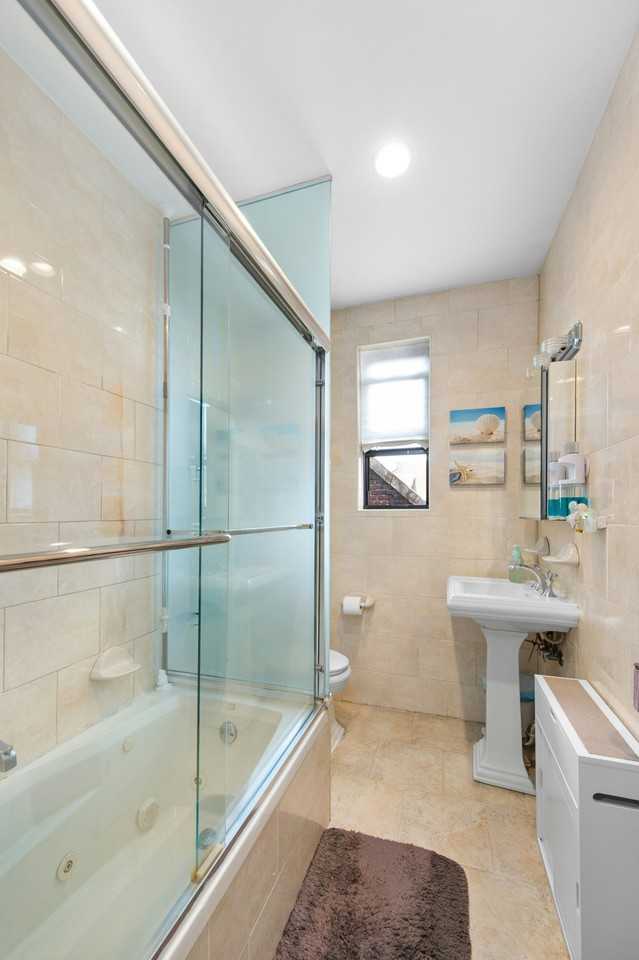 71ST AVENUE/71ST ROAD #301 - Photo 7 of 9