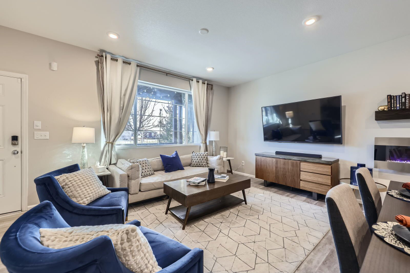 21613 E 59th Pl - Photo 3 of 9