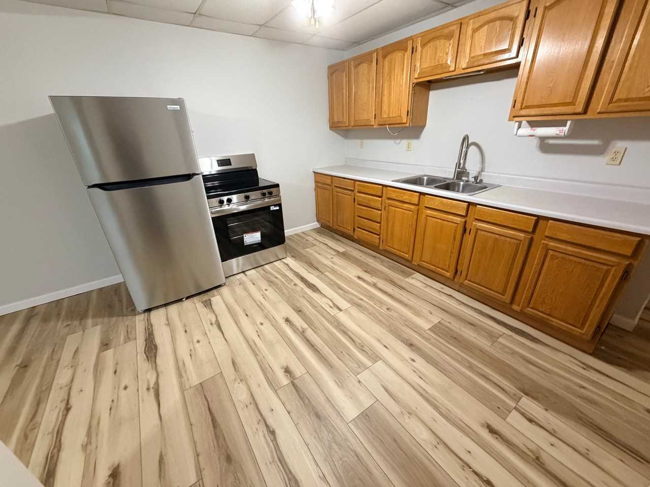 237 Spruce St - Photo 2 of 13