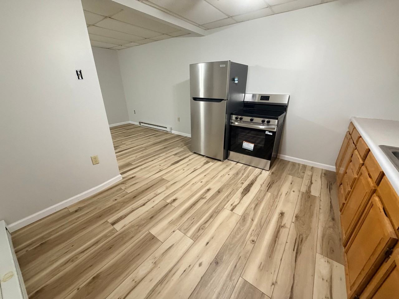 237 Spruce St - Photo 3 of 13