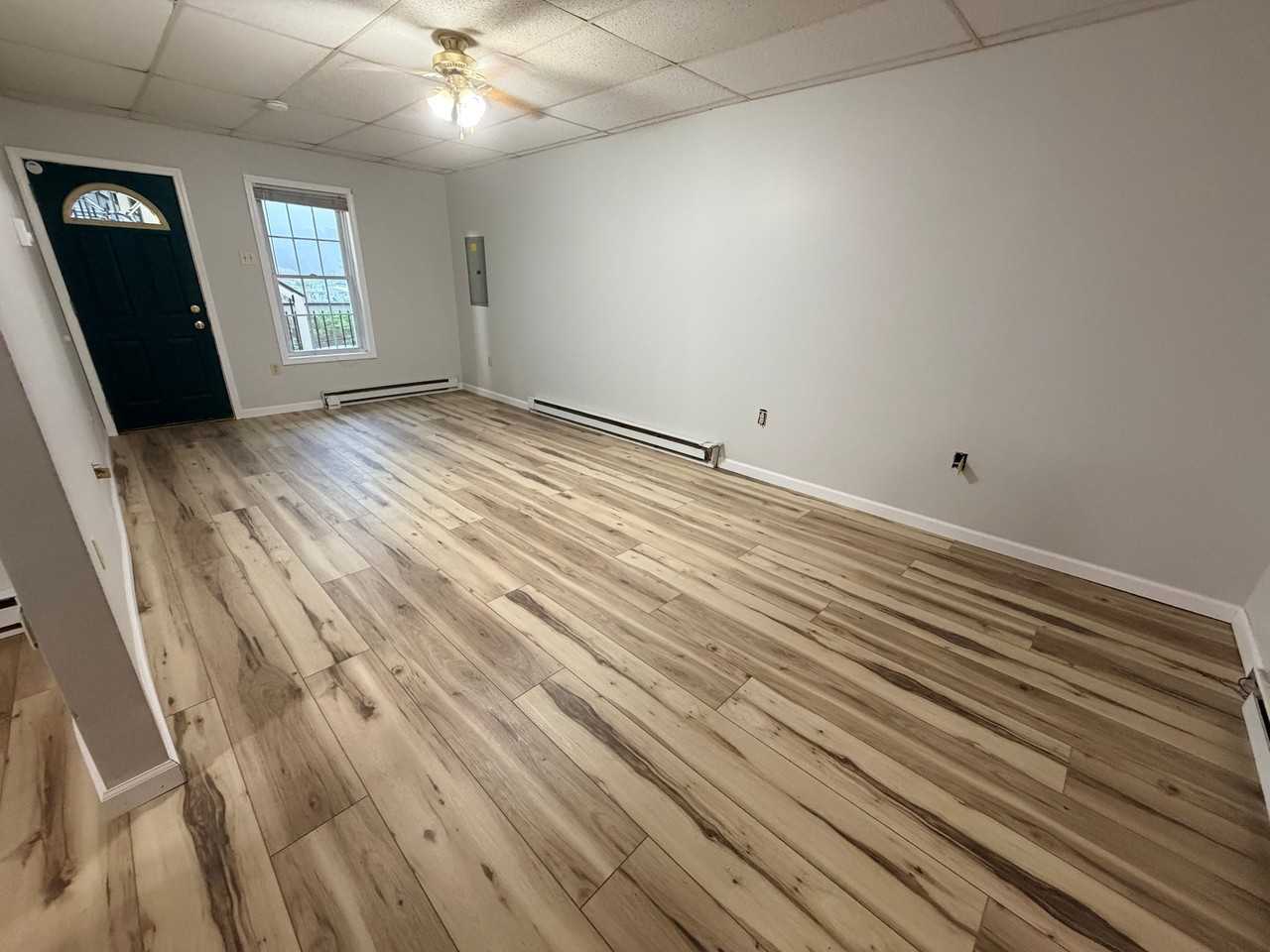 237 Spruce St - Photo 6 of 13