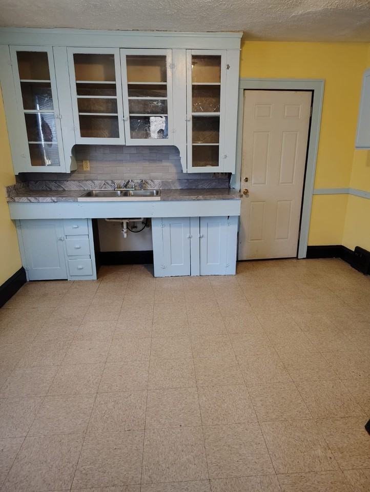 11922 Griffing Ave #2 - Photo 3 of 5