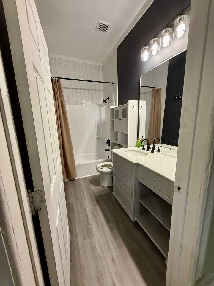 320 W Hall St #A - Photo 7 of 15