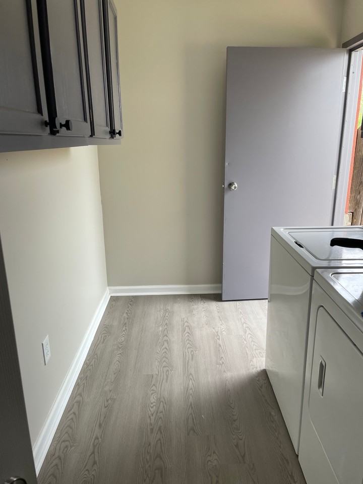 208 Ne 2nd St #D - Photo 4 of 7
