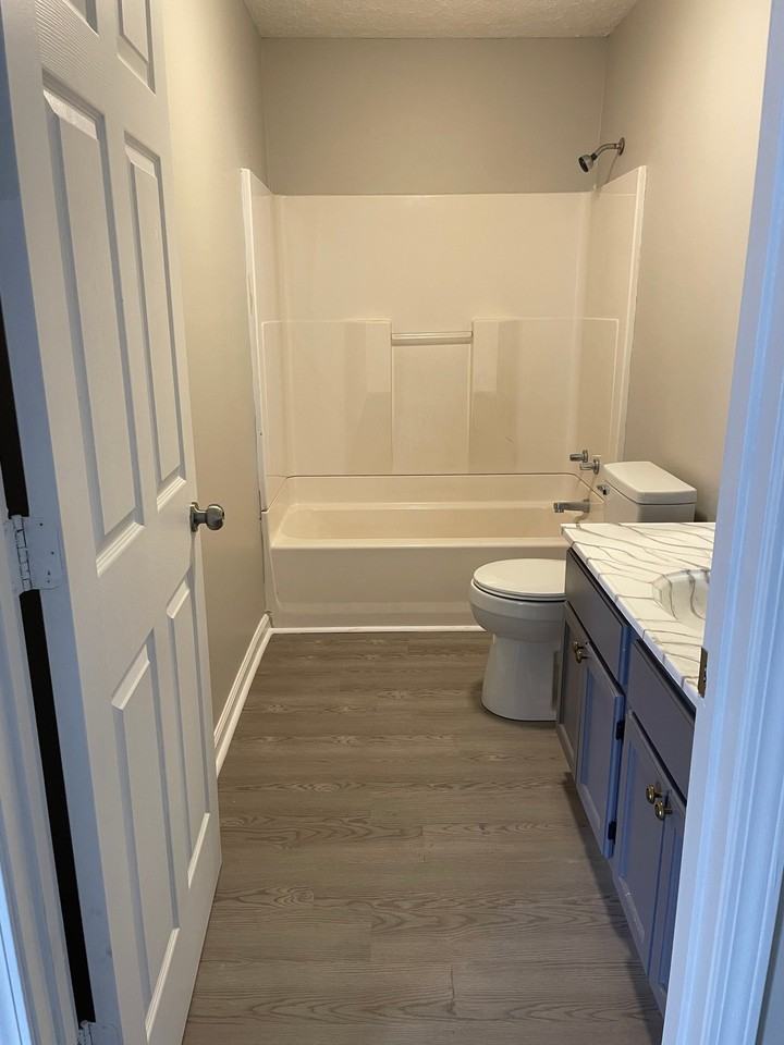 208 Ne 2nd St #D - Photo 5 of 7