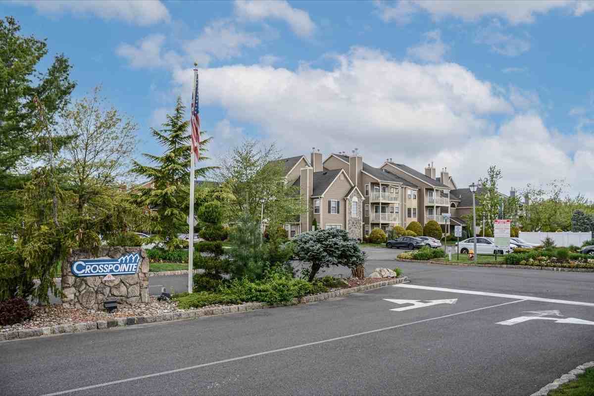 112 Longfield Ct - Photo 2 of 18