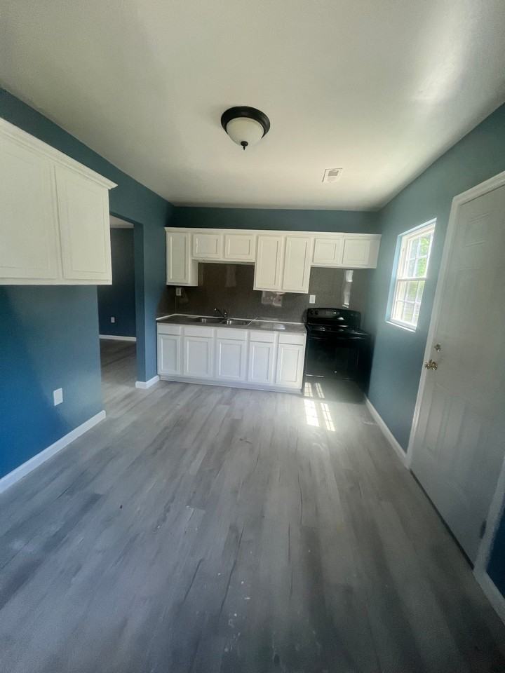 4513 13th Ave N - Photo 2 of 19