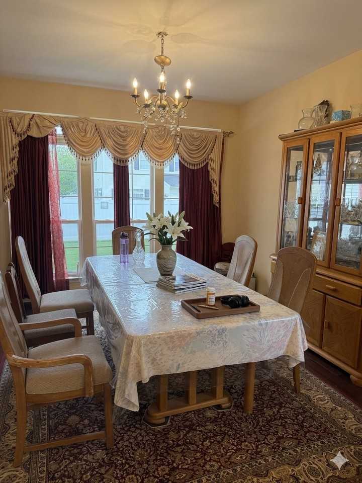 39 Cartier Dr - Photo 4 of 10