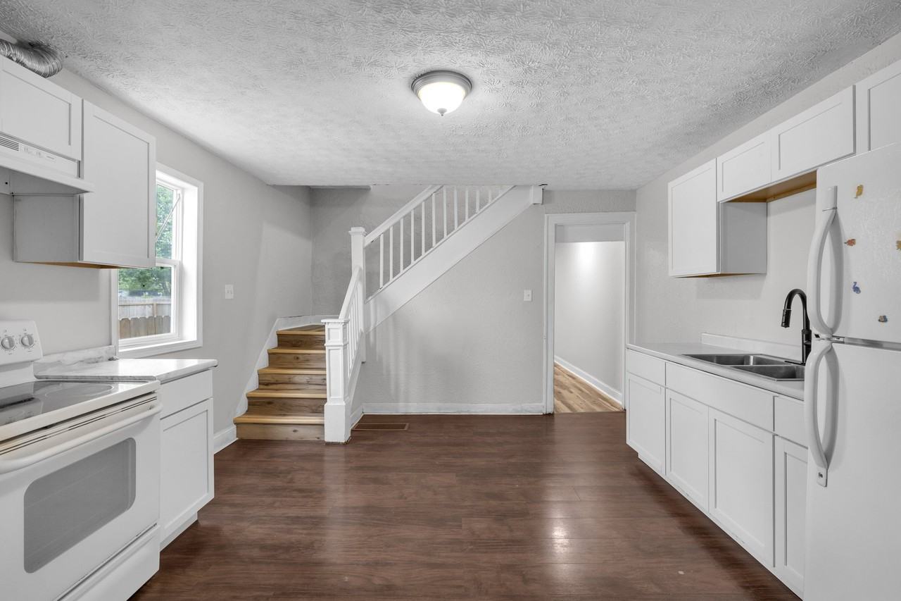 409 N Oakland Ave - Photo 6 of 19