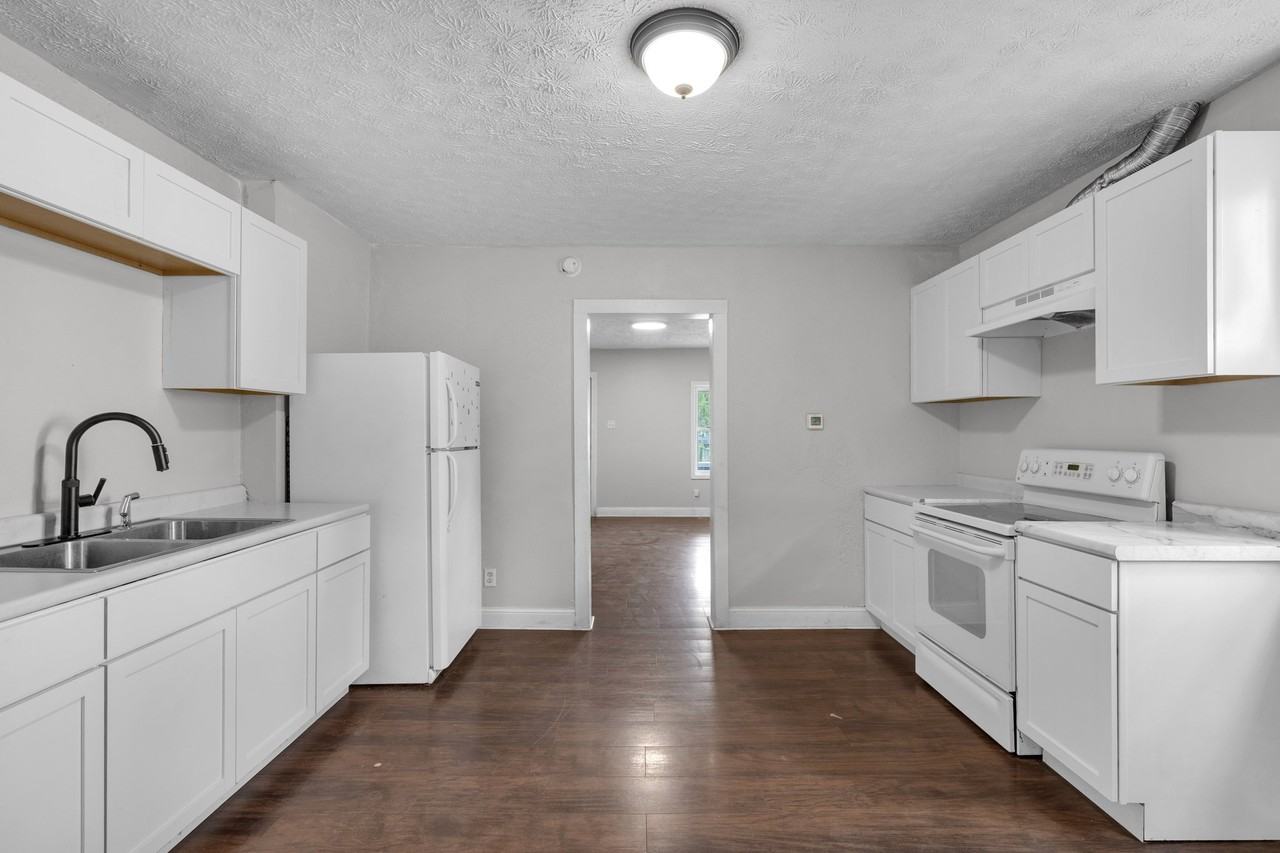 409 N Oakland Ave - Photo 7 of 19