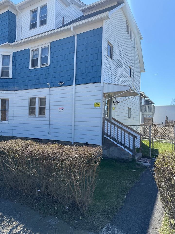 97 Broad Ave #3rdFL - Photo 4 of 18