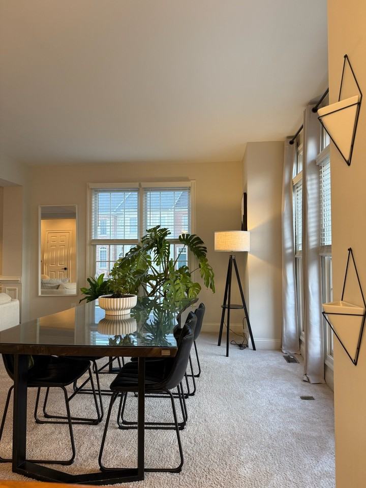 6933 Stanwick Sq - Photo 4 of 21