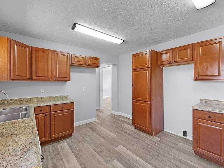 837 Bear Creek Rd - Photo 7 of 16
