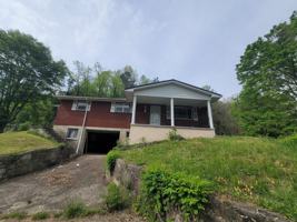 featured image of 1018 Willow Dr