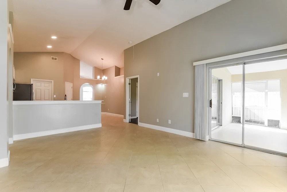 11877 Hatcher Cir - Photo 4 of 10