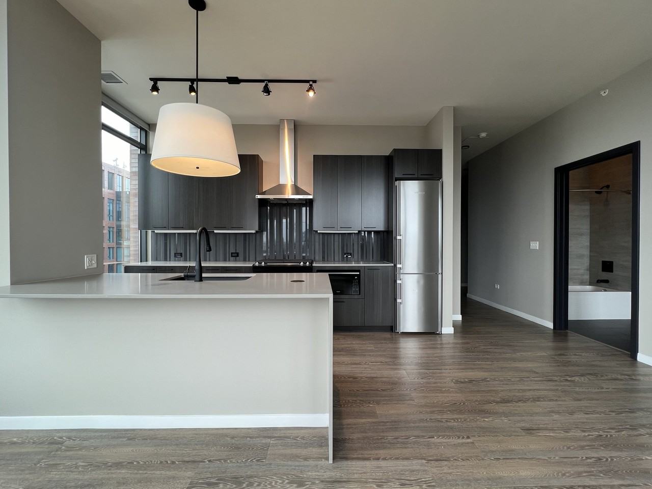 932 W Washington Blvd - Photo 4 of 16