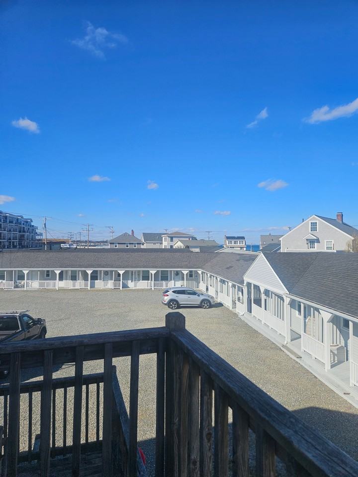 522 Ocean Blvd #21 - Photo 3 of 12