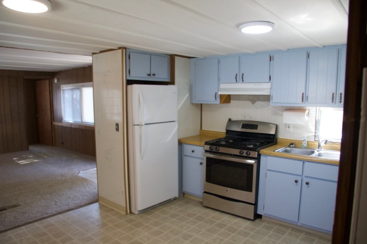 2713 1/2 Dodge Ave - Photo 2 of 12