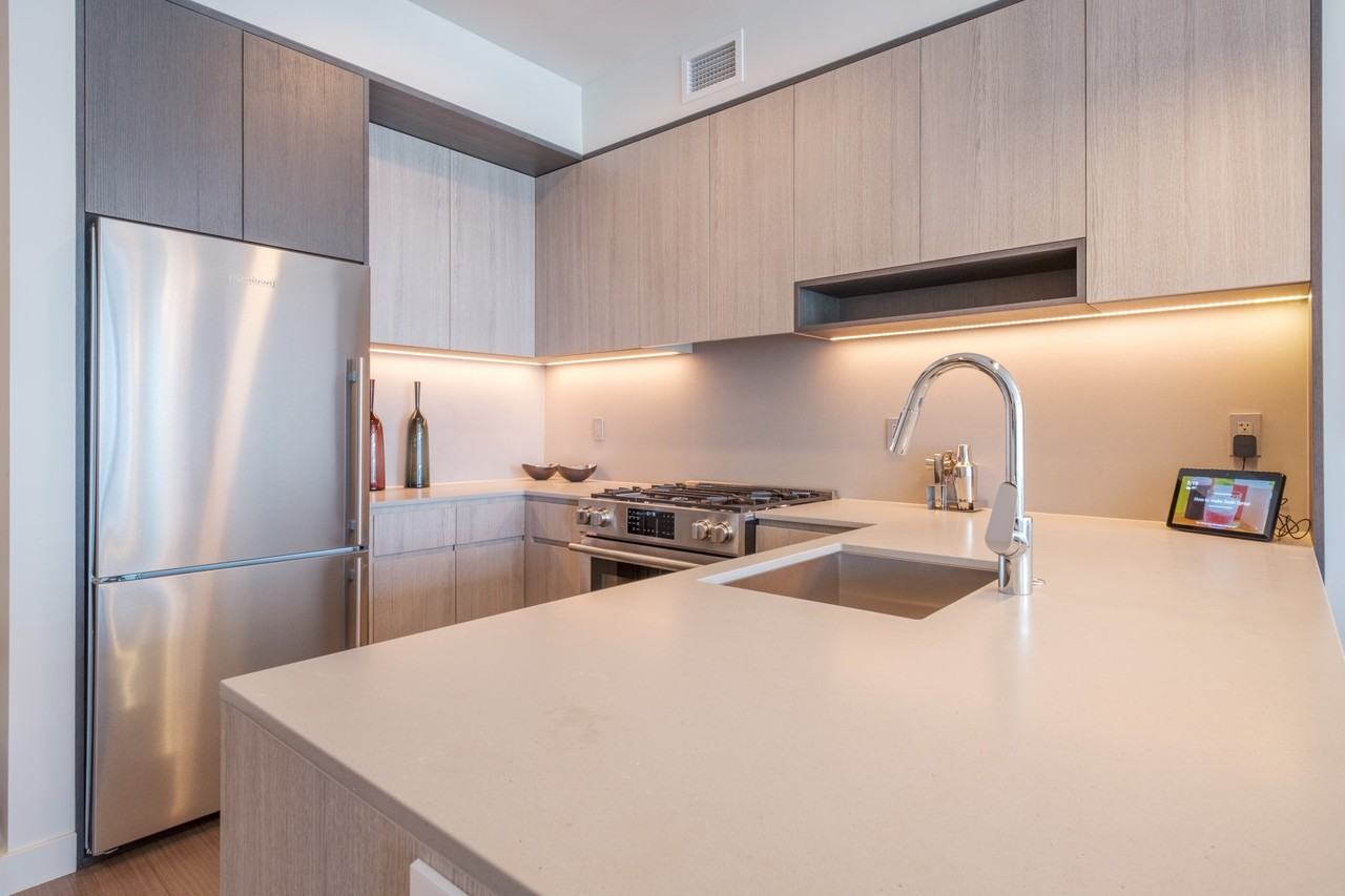 1201 S Michigan Ave - Photo 2 of 16
