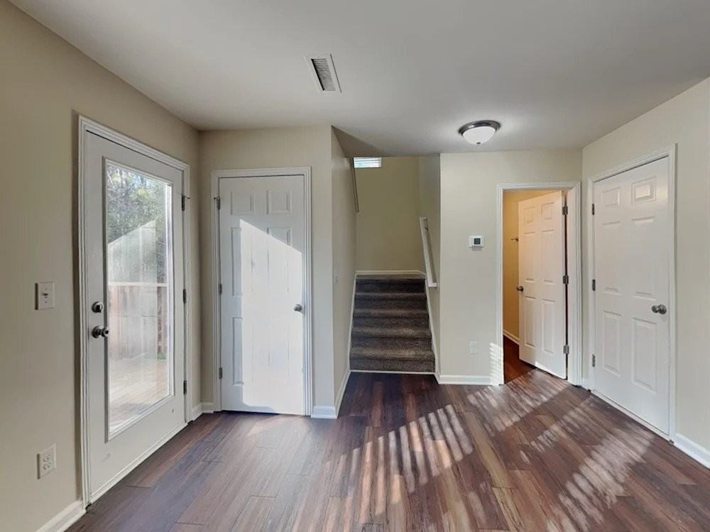 235 Aershire Ct - Photo 5 of 12