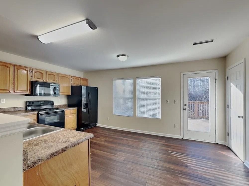 235 Aershire Ct - Photo 7 of 12