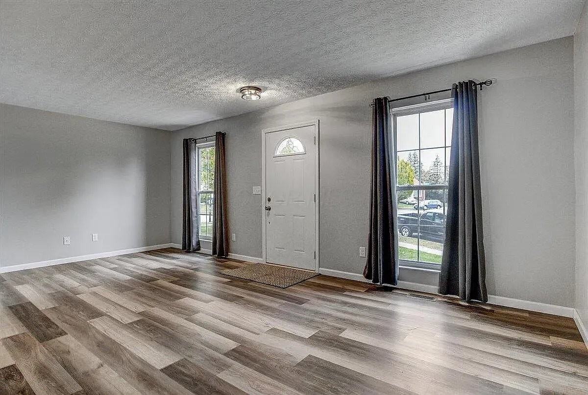 1962 Manley Way - Photo 3 of 20