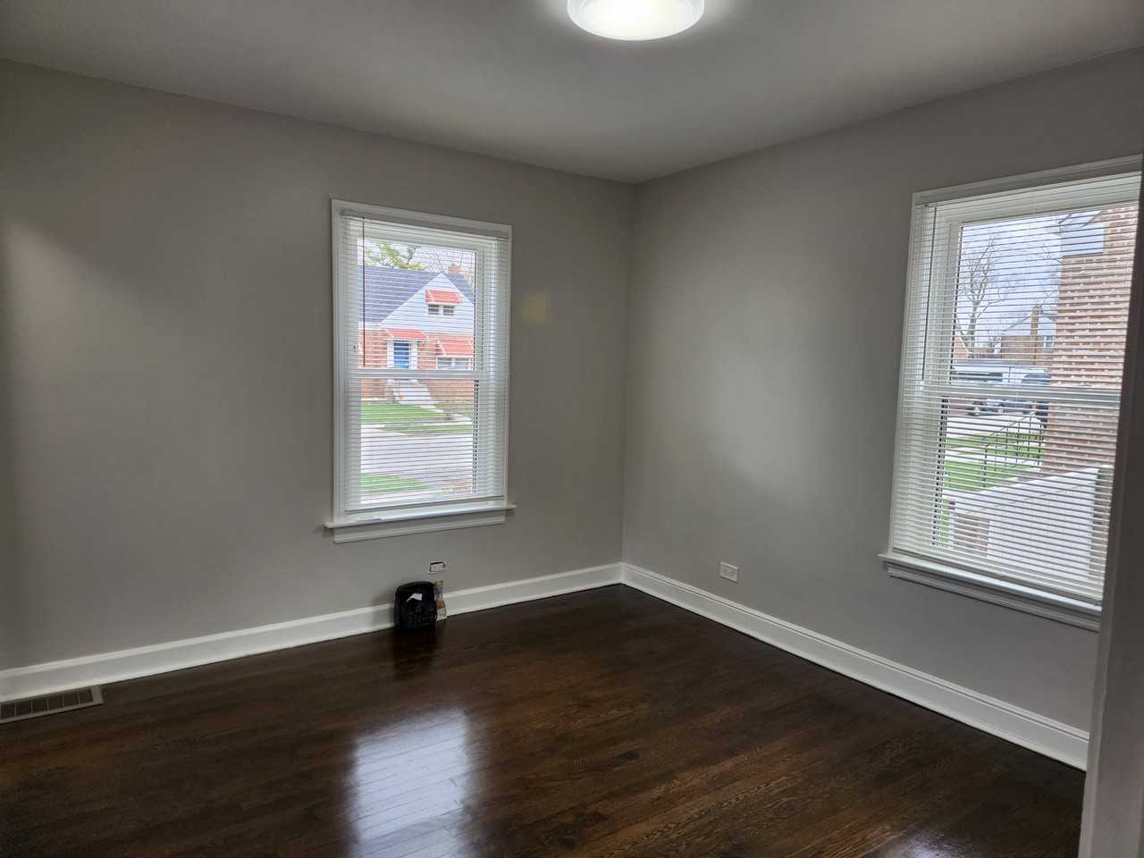 14124 Manor Ave - Photo 7 of 12