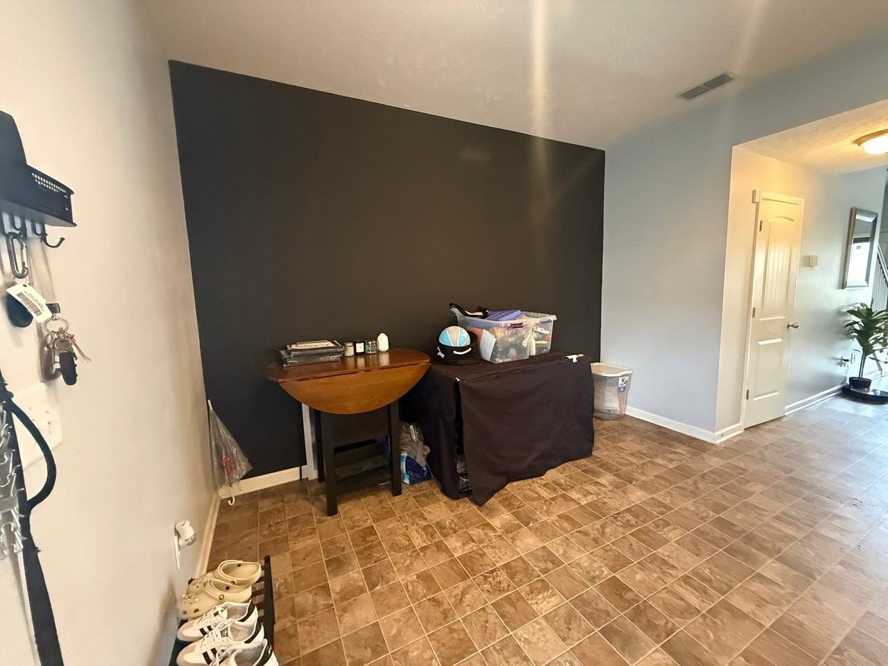 1567 Sprucedale Dr - Photo 4 of 20