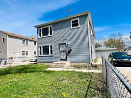 featured image of 5856 N 63rd St #UPPER