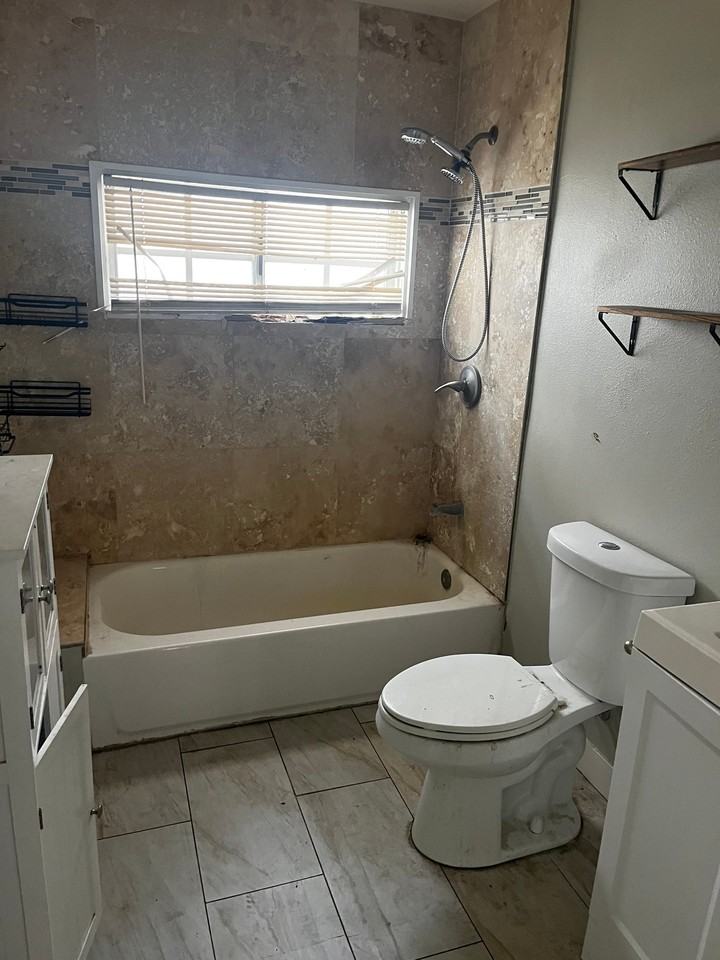 2501 N Sierra Way - Photo 2 of 3