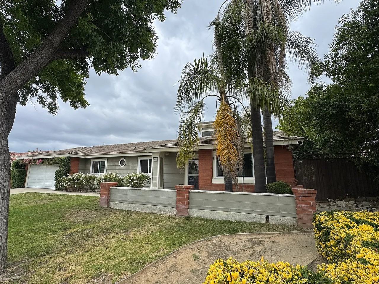 417 E Miramar Ave - Photo 2 of 20