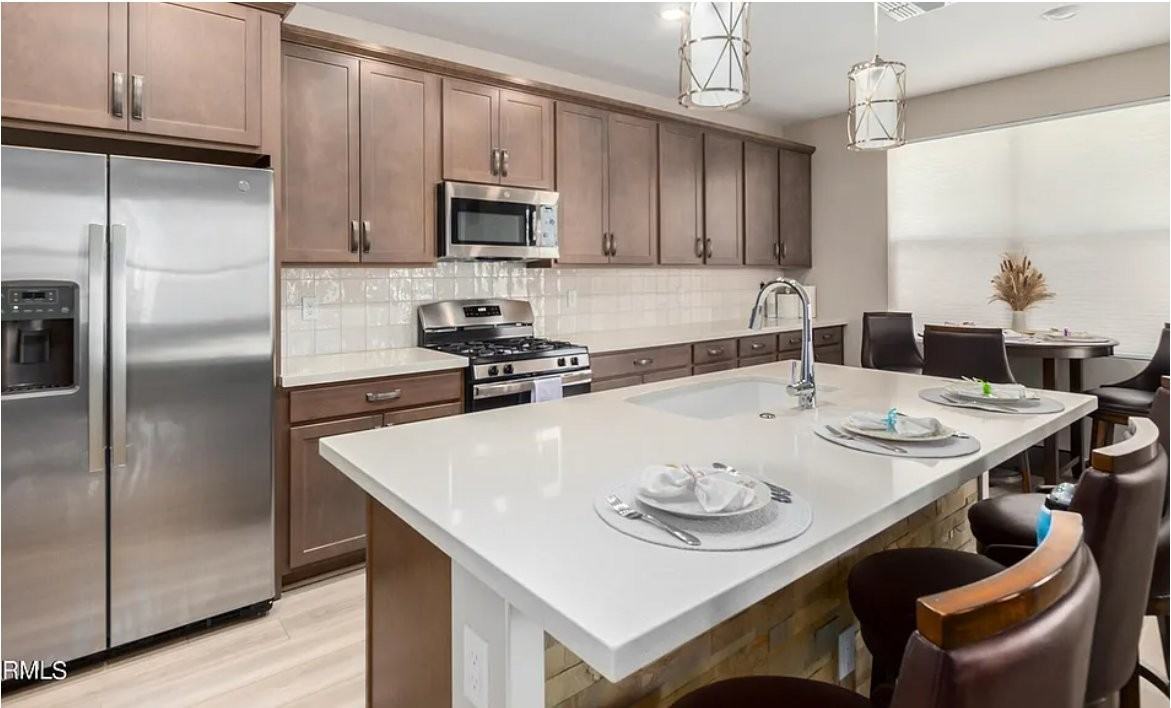 1111 W Diamondback Dr - Photo 5 of 16