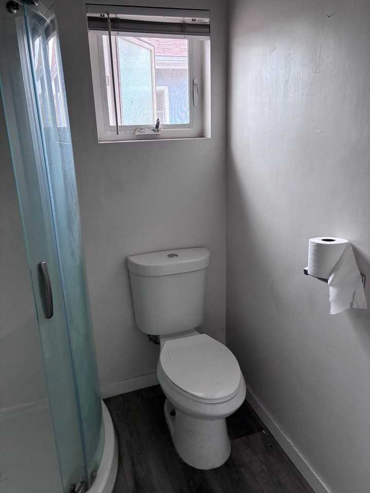 1004 Amalia Ave - Photo 3 of 10