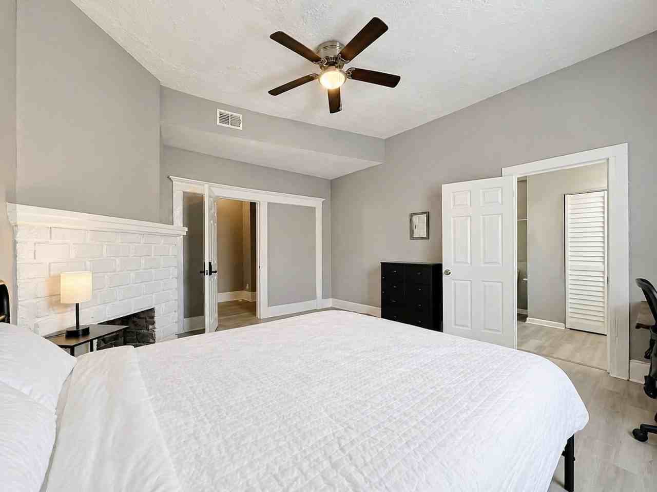 1259 Hart St #A - Photo 2 of 8